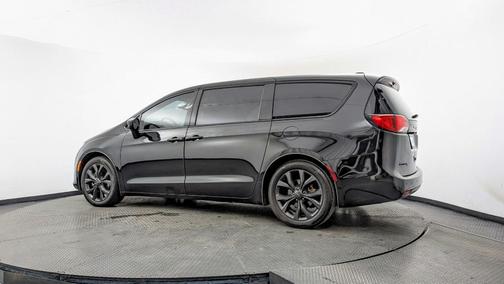 2018 Chrysler Pacifica Touring Plus