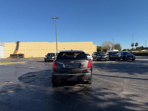 2017 Cadillac XT5 Premium Luxury