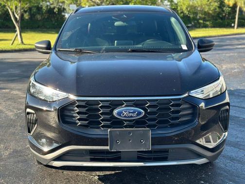 Agate Black Metallic 2025 Ford Escape ST-Line