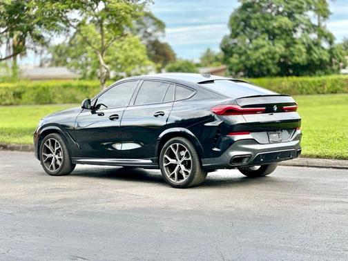 2022 BMW X6 xDrive40i