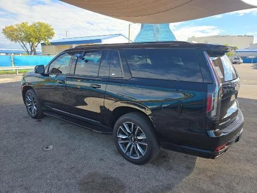 2023 Cadillac Escalade ESV Sport