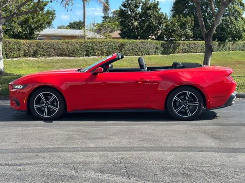 2024 Ford Mustang EcoBoost