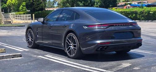 2023 Porsche Panamera Platinum Edition