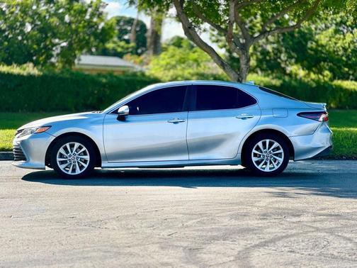 2022 Toyota Camry LE