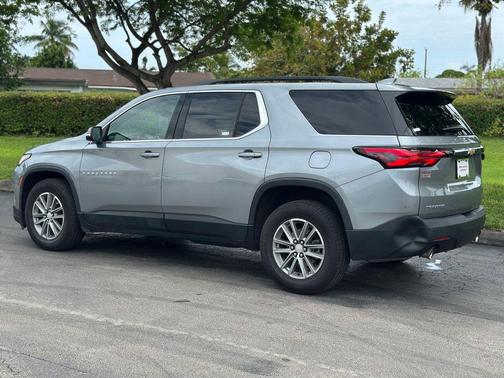 Sterling Gray Metallic 2023 Chevrolet Traverse LT Cloth