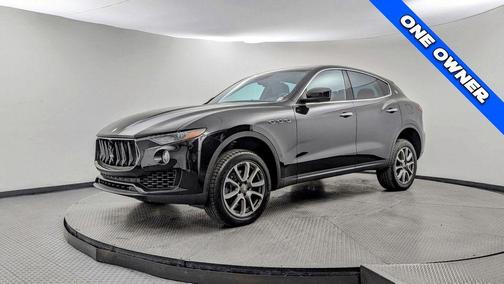 Nero 2018 Maserati Levante Base