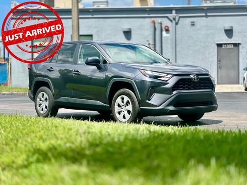 2023 Toyota RAV4 LE