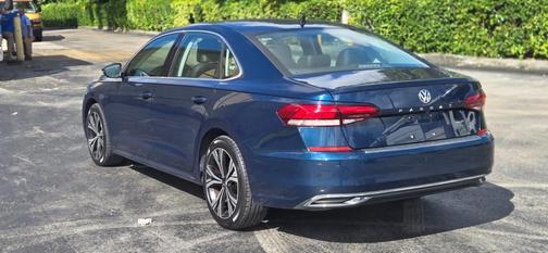 2022 Volkswagen Passat 2.0T SE