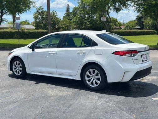Ice 2026 Toyota Corolla LE