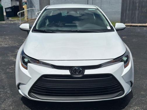 Ice 2026 Toyota Corolla LE