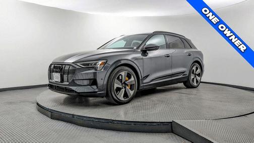 Manhattan Gray Metallic 2022 Audi e-tron Premium Plus