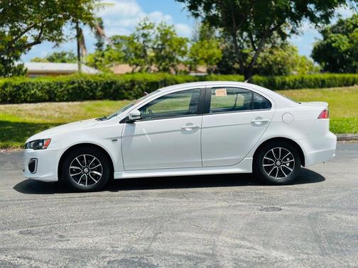 2017 Mitsubishi Lancer ES