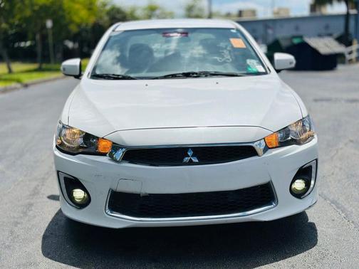 2017 Mitsubishi Lancer ES