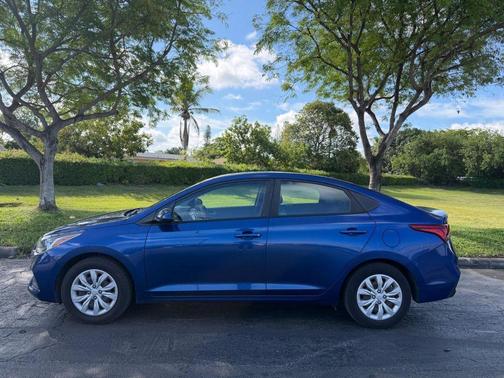 Admiral Blue 2022 Hyundai Accent SE