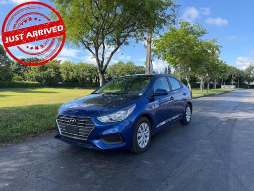 Admiral Blue 2022 Hyundai Accent SE