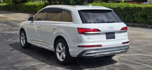 2021 Audi Q7 55 Premium