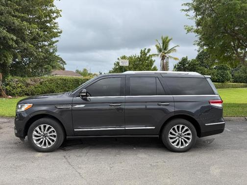 2023 Lincoln Navigator Standard