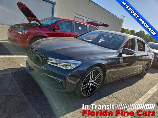 Singapore Gray Metallic 2019 BMW 750 i