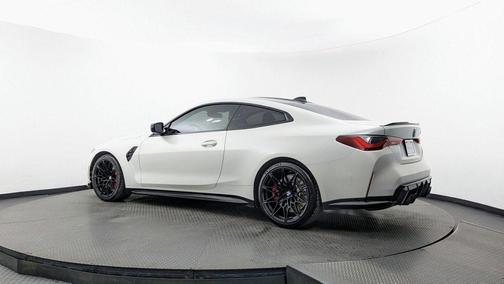 Brilliant White Metallic 2022 BMW M4 Competition