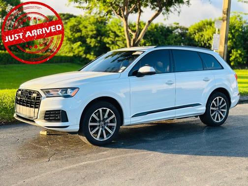 2022 Audi Q7 45 Premium Plus