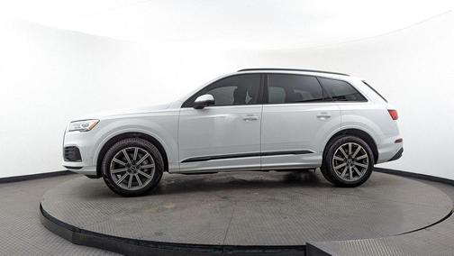 2022 Audi Q7 45 Premium Plus