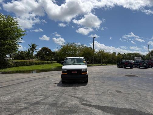 2021 GMC Savana 2500 Work Van