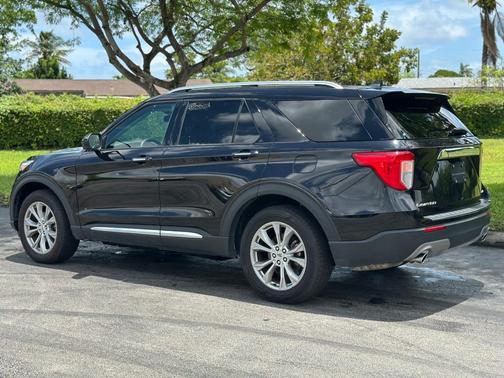 Agate Black Metallic 2022 Ford Explorer Limited