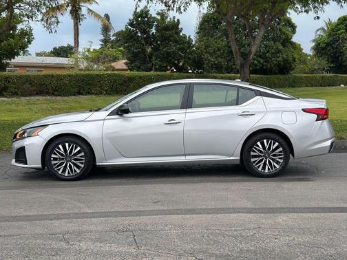 2025 Nissan Altima SV