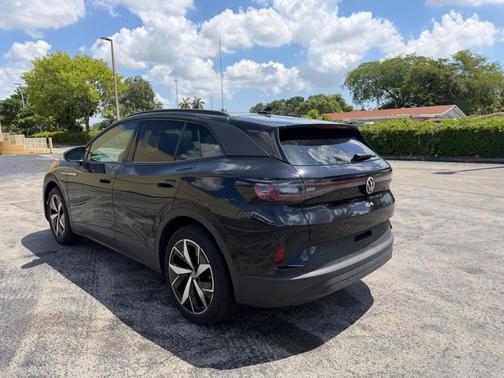 Deep Black Pearl Effect 2023 Volkswagen ID.4 Pro S