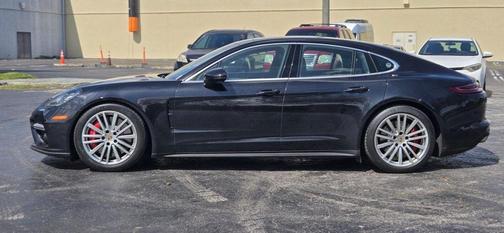 2017 Porsche Panamera Turbo