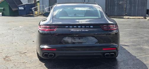 2017 Porsche Panamera Turbo