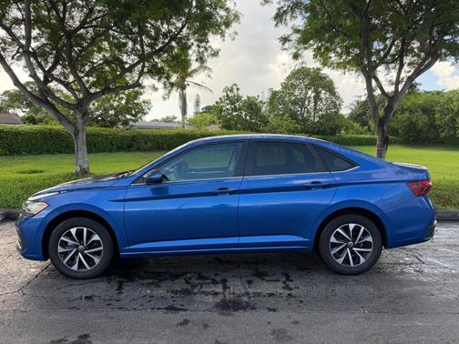 Rising Blue Metallic 2022 Volkswagen Jetta 1.5T S