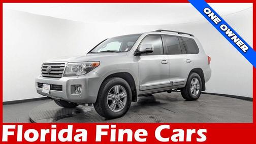 Classic Silver Metallic 2015 Toyota Land Cruiser V8