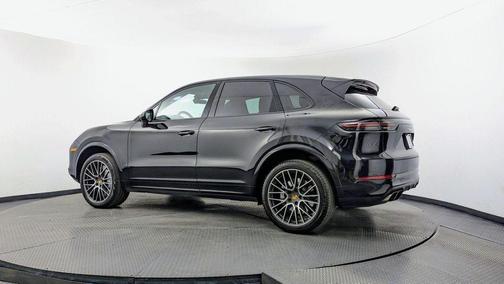 Jet Black Metallic 2019 Porsche Cayenne Turbo