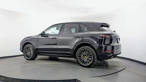Jet Black Metallic 2019 Porsche Cayenne Turbo