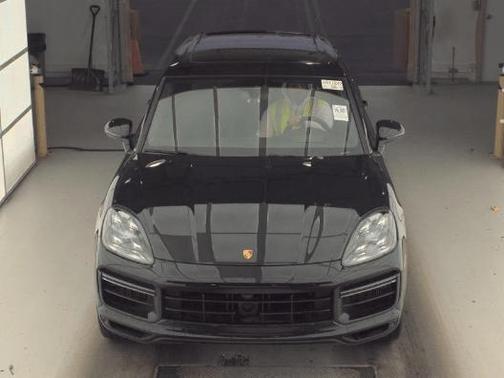 Jet Black Metallic 2019 Porsche Cayenne Turbo