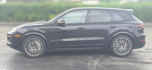 Jet Black Metallic 2019 Porsche Cayenne Turbo