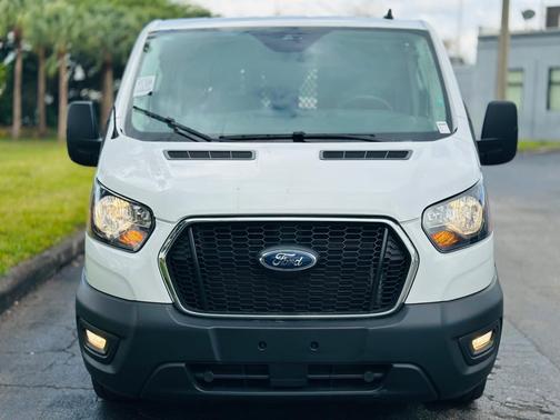 2024 Ford Transit-250 
