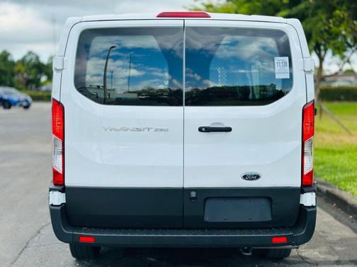 2024 Ford Transit-250 
