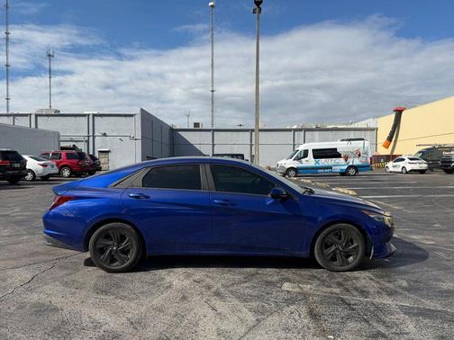 2021 Hyundai ELANTRA SEL