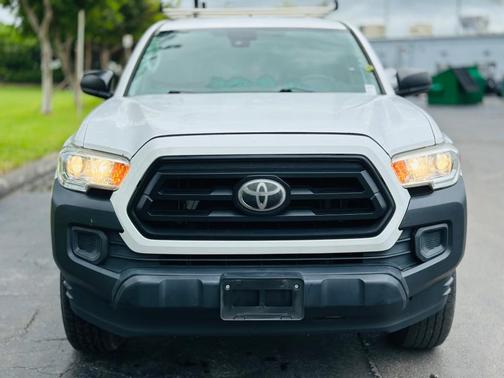 2020 Toyota Tacoma SR