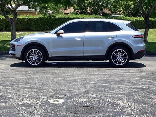 2021 Porsche Cayenne Base