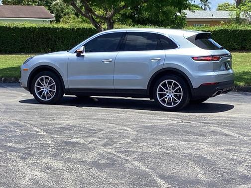 2021 Porsche Cayenne Base