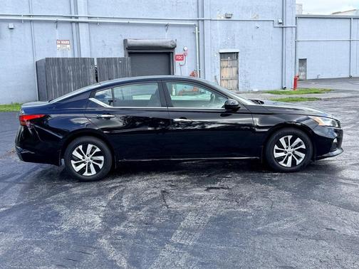 Black 2019 Nissan Altima 2.5 S