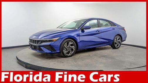 2025 Hyundai ELANTRA Limited