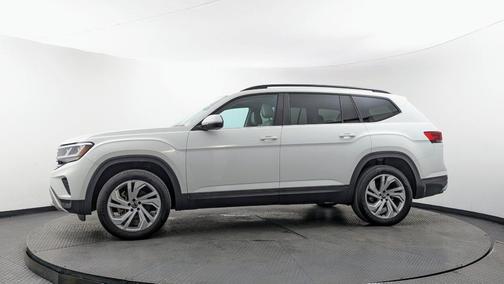 Pure White 2023 Volkswagen Atlas 3.6L SE w/Technology