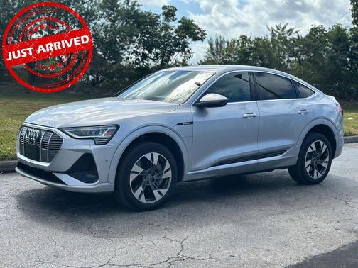 2023 Audi e-tron S line Premium