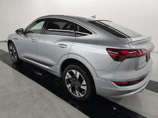 2023 Audi e-tron S line Premium