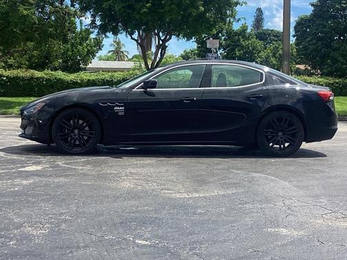2022 Maserati Ghibli Modena