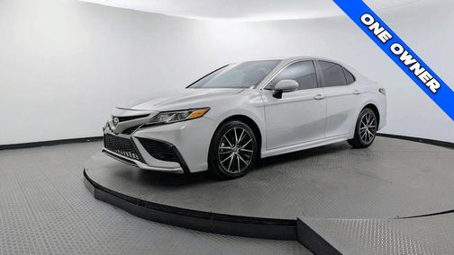 Celestial Silver Metallic 2024 Toyota Camry SE